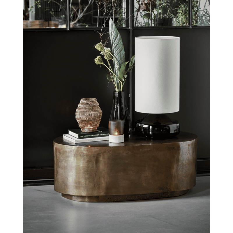 Mesa de salón Rota de House Doctor, acabado en cobre antiguo