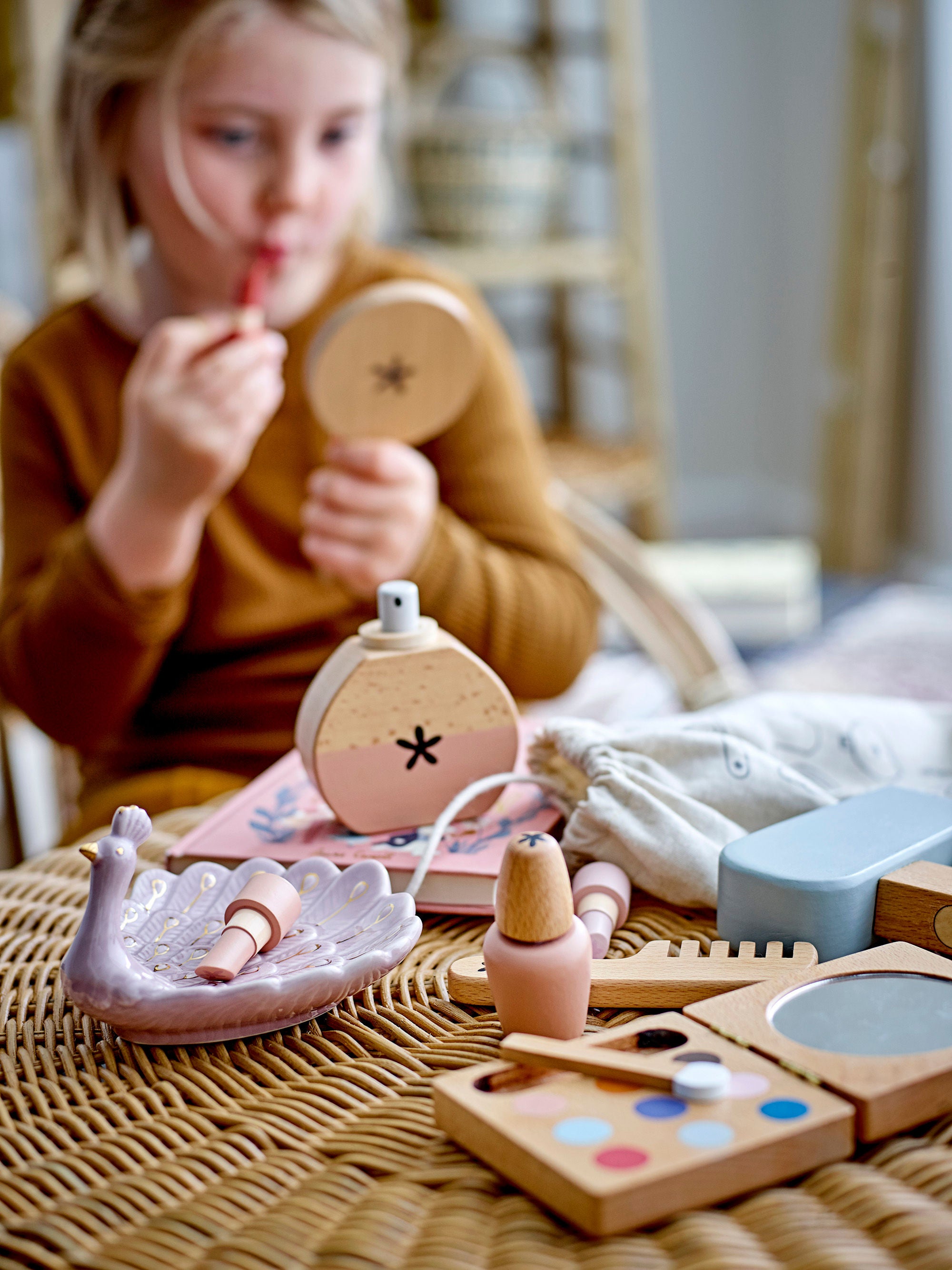Blooming ville MINI Daisy Spielzeug Gesichts bemalung Set, Rose, Buche